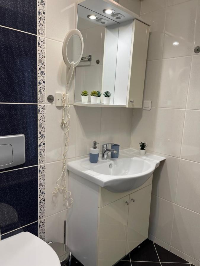 Relaxing Bucharest Airport Residences & Therme-Self Check-In 오토페니 외부 사진